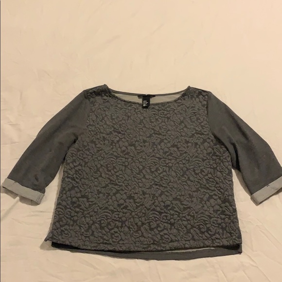 H&M lacey crotchet (front) detail top - Picture 1 of 3